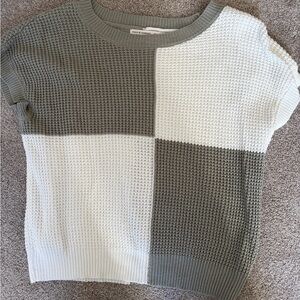 moon & madison White and Olive Colorblock Knit Tee